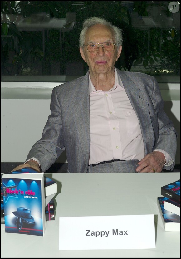 Zappy Max au 1er salon du livre de célébrités à l'espace Pierre Cardin à Paris le 18 mai 2008.
