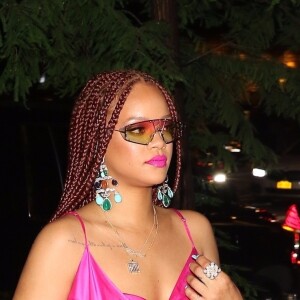 Rihanna arrive à la soirée de lancement de son magasin éphémère "Fenty Beauty" chez Cipriani à New York, le 18 juin 2019. Sa ligne de maquillage "Fenty Beauty" sera proposée à la vente, du 19 au 30 juin 2019, sur deux étages à la boutique de Soho, "The Webster".