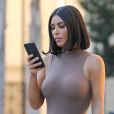 Exclusif - Kim Kardashian en jogging à la sortie d'un bureau à Calabasas, Los Angeles, le 12 juin 2019. Elle porte des baskets Yeezy.