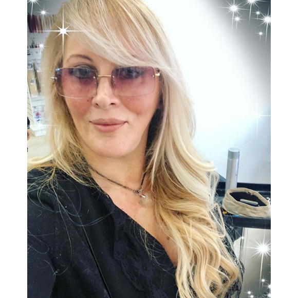 Loana dévoile son relooking - Instagram, 10 avril 2019