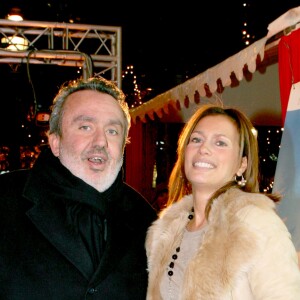 Dominique Farrugia et sa femme Isabelle à Paris le 22 novembre 2005.