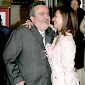 Mariage de Dominique Farrugia et sa femme Isabelle le 22 janvier 2005 à Paris.