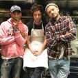 Jean Imbert pose avec Pharrell Williams et Justin Timberlake sur Instagram, dans son restaurant L'Acajou, le 22 novembre 2017.