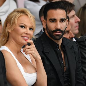 Brandon Lee, sa mère Pamela Anderson et Adil Rami lors de la soirée Amber Lounge Monaco 2019 au profit de la fondation de Jackie Stewart "Race Against Dementia" à l'hôtel Méridien Beach Plaza à Monaco, le 24 mai 2019. © Bruno Bebert / Bestimage