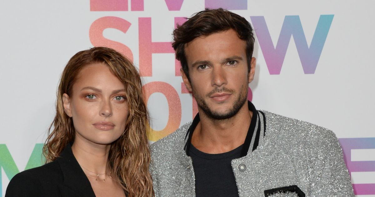 Caroline Receveur et son compagnon Hugo Philip - Photocall du Etam Live