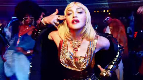 Madonna dans le clip de God Control, extrait de Madame X