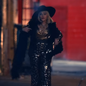 Extrait du clip God Control, de l'album Madame X