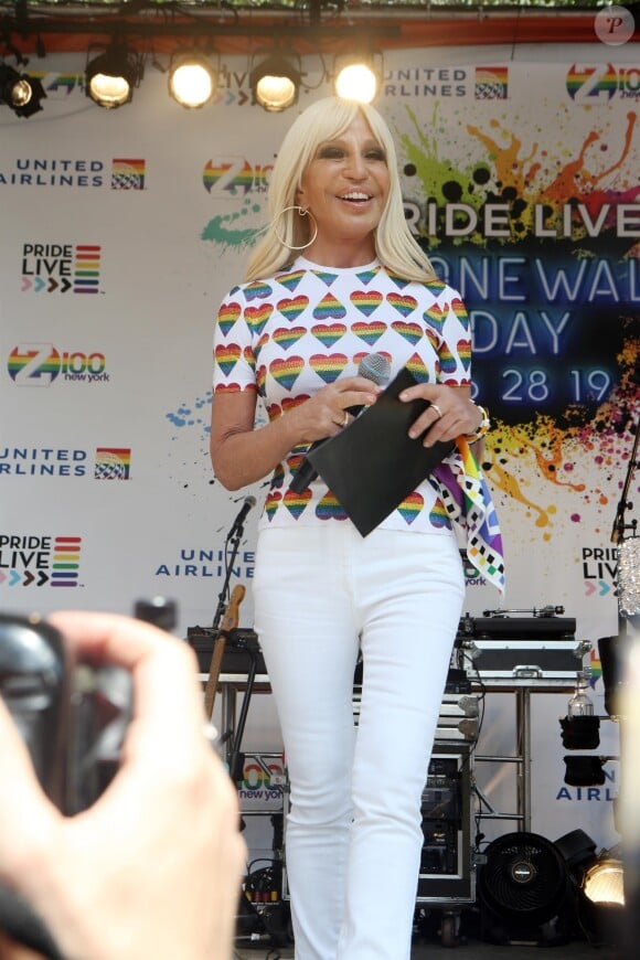 Donatella Versace - Personnalités lors de la Pride à New York, le 28 Juin 2019.