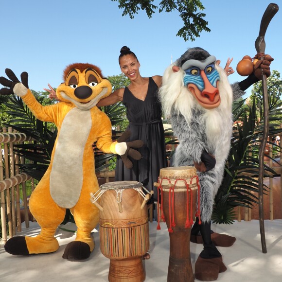Noémie Lenoir au photocall du "Roi Lion" dans le cadre du Festival du Roi Lion et de la Jungle à Disneyland Paris. Marne-la-Vallée, le 29 juin 2019. © Christophe Clovis
