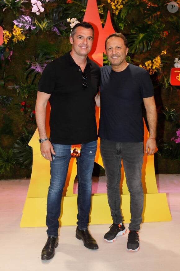 Arnaud Ducret, Arthur (Jacques Essebag) au green carpet du Festival du Roi Lion et de la Jungle à Disneyland Paris. Marne-la-Vallée, le 29 juin 2019. © Christophe Clovis