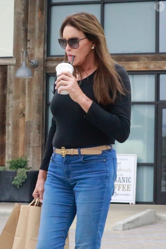 Caitlyn Jenner est allée chercher un café à emporter à Los Angeles, le 5 juin 2019.