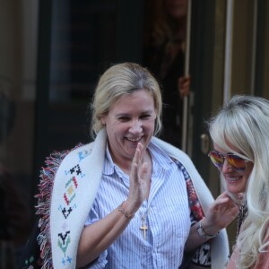 Laeticia Hallyday, Sébastien Farran, Isabelle Camus ont déjeuné ensemble au restaurant Joia de Hélène Darroze à Paris. Le 8 octobre 2018