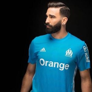 Adil Rami fier de porter les couleurs de l'Olympique de Marseille. Instagram, le 20 mai 2018.