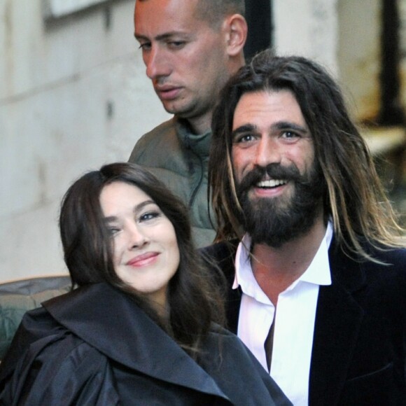 Monica Bellucci et son compagnon Nicolas Lefebvre (artiste) arrivent au bal masqué Dior à Venise, Italie, le 11 mai 2019.