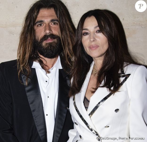 Monica Bellucci et son compagnon Nicolas Lefebvre au photocall de la soirée de lancement du "Clash De Cartier" à la Conciergerie à Paris, France, le 10 avril 2019. © Pierre Perusseau/Bestimage