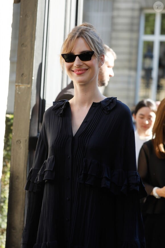 Louise Bourgoin arrive au défilé Haute Couture Valentino collection Automne-Hiver 2019/20 à l'hôtel Salomon de Rothschild à Paris, France, le 3 juillet 2019. © Veeren-Clovis/Bestimage