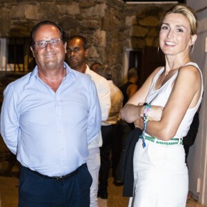 Exclusif - François Hollande et sa compagne ie Gayet - Festival de Ramatuelle - Pièce ART de Y. Reza le 4 août 2018. Un dîner était donné à l'issue de la représentation. © Cyril Bruneau / Festival de Ramatuelle / Bestimage