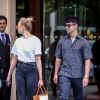 Sophie Turner et son mari Joe Jonas sortent de leur hôtel Le Royal Monceau à Paris, le 24 juin 2019.