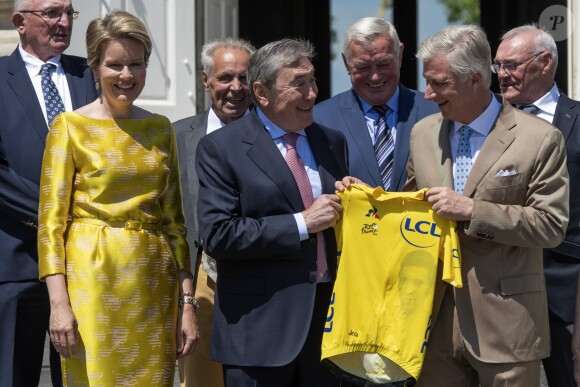 Le roi Philippe de Belgique et sa femme la reine Mathilde de Belgique ont reçu le champion Eddy Merckx et sa famille à l'occasion du 50ème anniversaire de sa première victoire dans le Tour de France le 5 juillet 2019 au château de Laeken à Bruxelles à la veille du départ du Tour 2019.
