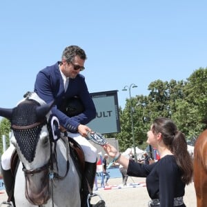 Guillaume Canet 3ème Prix sur Wouest de Cantraie Z - Prix Renault en faveur de l'association Imagine for Margo, Benoit Alleaume et sa fille, Virginie Coupérie Eiffel (Présidente de Paris Eiffel Jumping), Patricia Blanc, présidente de l&x2019;association imagine fin Margo lors du Longines Paris Eiffel Jumping au Champ de Mars à Paris le 6 juillet 2019. © Laurent Campus / Bestimage