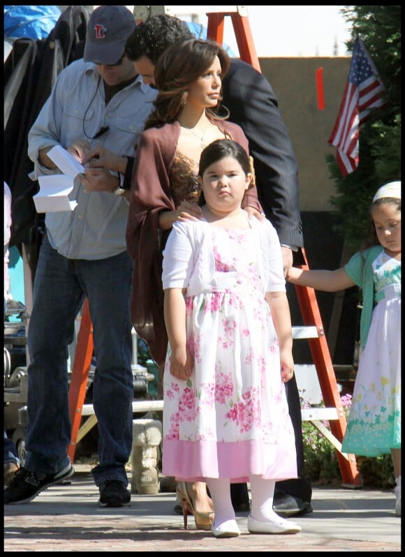 Eva Longoria, Ricardo Chavira et Madison De La Garza sur le tournage de Desperate Housewives, à Burbank. Le 6 avril 2009