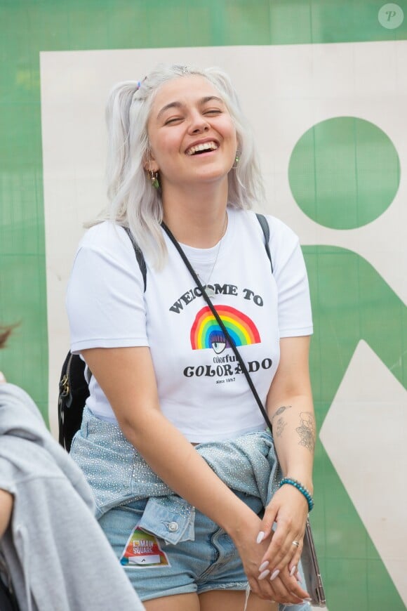 Louane est venue assister au concert de son amie Angèle pendant le Main Square Festival à Arras en France, le 5 juillet 2019.