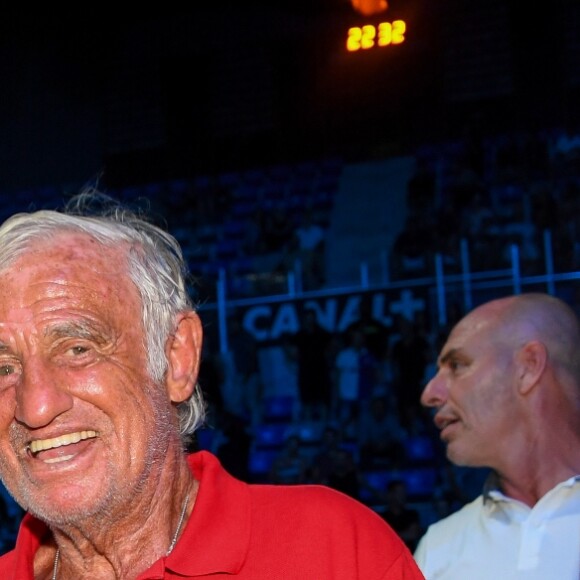 Maxim Nucci et Jean-Paul Belmondo lors du combat de boxe super-lourds "Tony Yoka - Alexander Dimitrenko" à l'Azur Arena. Tony Yoka a été déclaré vainqueur par K.O. à la 3ème reprise. Antibes, le 13 juillet 2019. © Lionel Urman/Bestimage