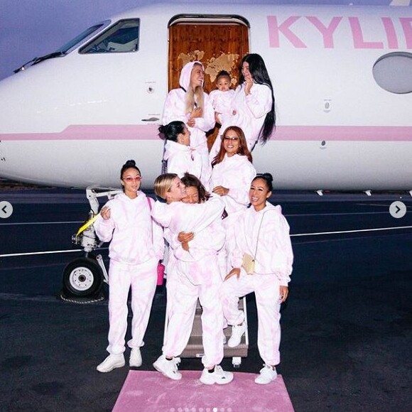 Kylie Jenner en vacances avec ses amies et sa fille Stormi sur les Îles Turks et Caïques. Juillet 2019.
