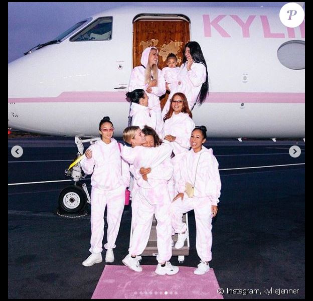 Kylie Jenner Entierement Nue Pour Un Voyage Entre Filles Avec Sa Petite Stormi Purepeople