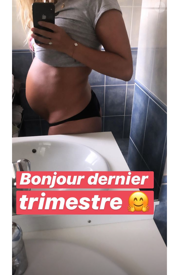 Cindy, finaliste de "Koh-Lanta, la guerre des chefs" (TF1), dévoile son baby bump le 16 juillet 2019 sur Instagram.