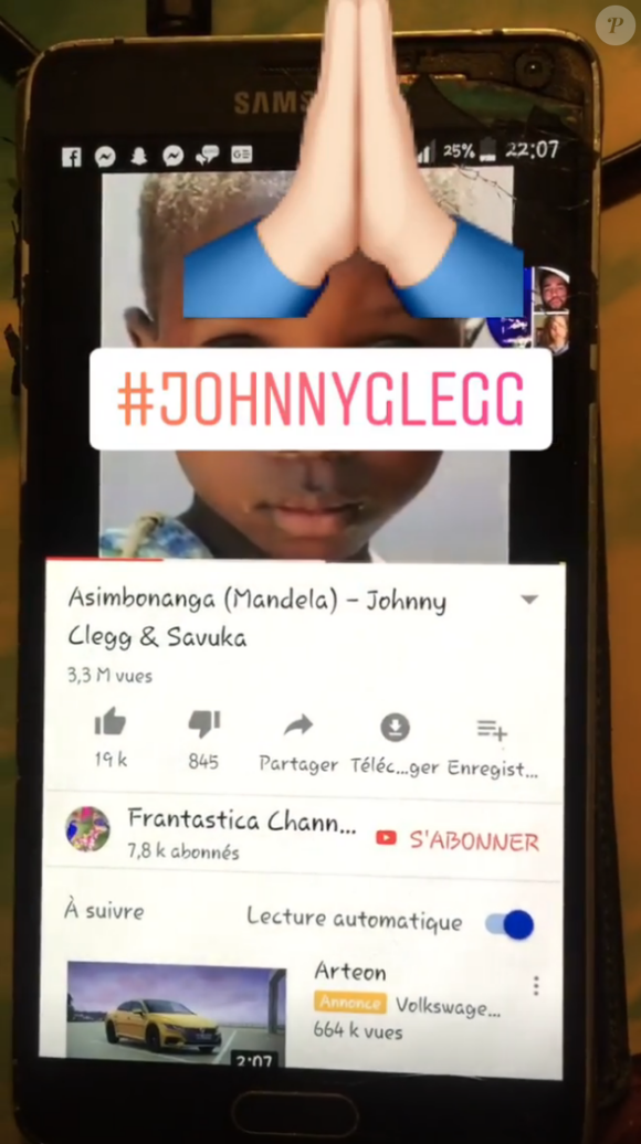 Emmanuelle Béart rend hommage à Johnny Clegg sur Instagram, le 16 juillet 2019.