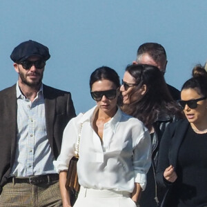 Exclusif - Victoria et David Beckham, Eva Longoria et son mari José Baston ont quitté Paris vendredi matin en jet privé pour un week-end dans le Bordelais. Le 29 septembre 2018.