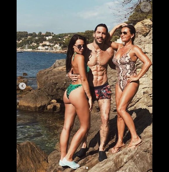 Jade Leboeuf en vacances sur la Côte d'Azur avec son mari Stéphane Rodrigues et sa maman Béatrice Bodas. Instagram, le 22 juillet 2019.