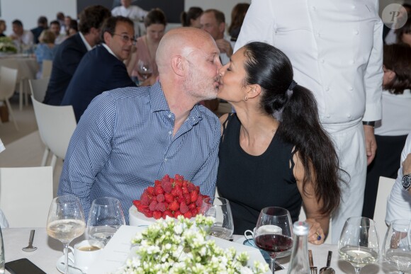 Exclusif - Le chef Frédéric Vardon a fait un dessert spécial pour célébrer l'anniversaire de mariage de Frank Leboeuf et sa femme Chrislaure qui se sont unis en juillet 2013. Longines Paris Eiffel Jumping au Champ de Mars à Paris le 6 juillet 2018. © Borde / Veeren / Bestimage