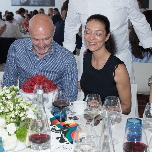 Exclusif - Le chef Frédéric Vardon a fait un dessert spécial pour célébrer l'anniversaire de mariage de Frank Leboeuf et sa femme Chrislaure qui se sont unis en juillet 2013. Longines Paris Eiffel Jumping au Champ de Mars à Paris le 6 juillet 2018. © Borde / Veeren / Bestimage