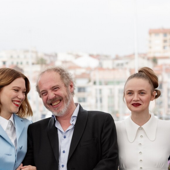 Antoine Reinartz, Léa Seydoux, Arnaud Desplechin, Sara Forestier et Roschdy Zem au photocall du film "Roubaix, une lumière" lors du 72e Festival International du film de Cannes. Le 23 mai 2019 © Jacovides-Moreau / Bestimage