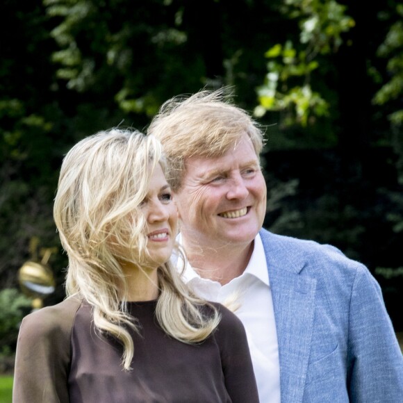 Le roi Willem-Alexander des Pays-Bas, la reine Maxima et leurs filles la princesse héritière Catharina-Amalia, la princesse Alexia et la princesse Ariane ont posé dans les jardins du palais Huis ten Bosch, leur résidence à La Haye, le 19 juillet 2019 lors de la traditionnelle séance photo des vacances d'été avec la presse.