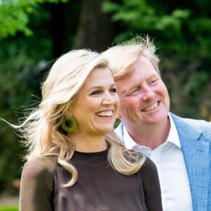 Le roi Willem-Alexander des Pays-Bas, la reine Maxima et leurs filles la princesse héritière Catharina-Amalia, la princesse Alexia et la princesse Ariane ont posé dans les jardins du palais Huis ten Bosch, leur résidence à La Haye, le 19 juillet 2019 lors de la traditionnelle séance photo des vacances d'été avec la presse.