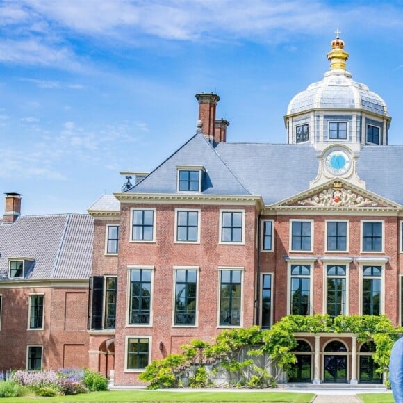 Le roi Willem-Alexander des Pays-Bas, la reine Maxima et leurs filles la princesse héritière Catharina-Amalia, la princesse Alexia et la princesse Ariane ont posé dans les jardins du palais Huis ten Bosch, leur résidence à La Haye, le 19 juillet 2019 lors de la traditionnelle séance photo des vacances d'été avec la presse.