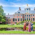 Le roi Willem-Alexander des Pays-Bas, la reine Maxima et leurs filles la princesse héritière Catharina-Amalia, la princesse Alexia et la princesse Ariane ont posé dans les jardins du palais Huis ten Bosch, leur résidence à La Haye, le 19 juillet 2019 lors de la traditionnelle séance photo des vacances d'été avec la presse.