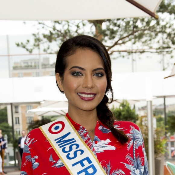 Vaimalama Chaves (Miss France 2019) dans les tribunes lors des internationaux de tennis de Roland Garros à Paris, France, le 4 juin 2019. © Jean-Baptiste Autissier/Panoramic/Bestimage