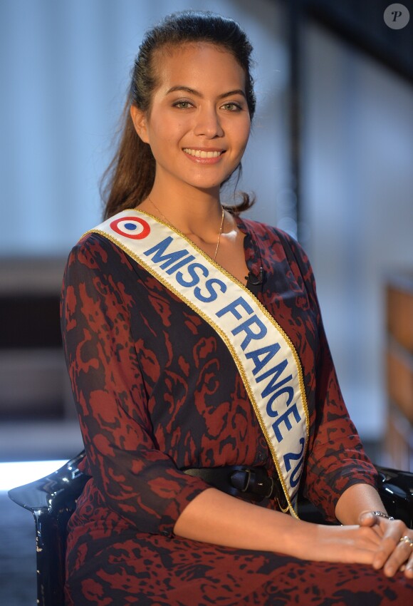 Vaimalama Chaves, Miss France 2019 lors de l'enregistrement des émissions "Animaux Stars" présentées par Bernard Montiel. Le 13 mars 2019 © Veeren / Bestimage