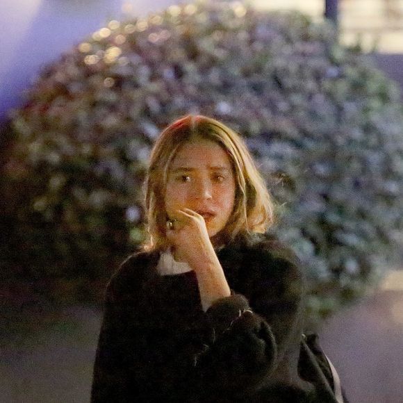 Exclusif - Ashley Olsen et son compagnon Louis Eisner sont allés voir le film 'Once Upon a Time in Hollywood' dans un cinéma à Pacific Palisades. Le 29 juillet 2019.