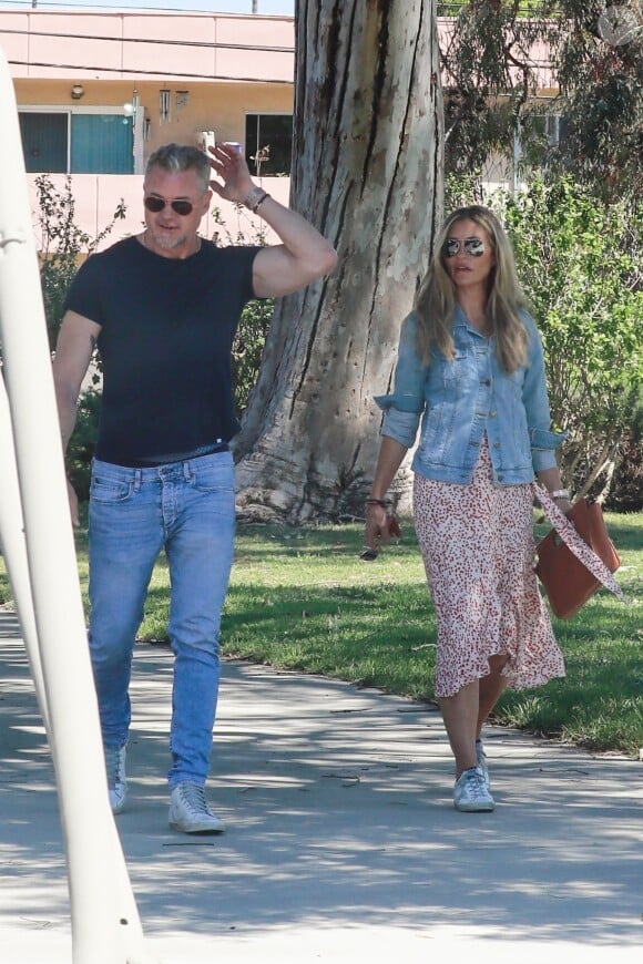 Exclusif - En plein divorce, Rebecca Gayheart et Eric Dane n'en restent pas moins des parents soudés et font des courses pour leur petite fille à Studio City, Los Angeles, le 12 avril 2019.