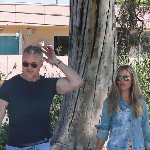 Exclusif - En plein divorce, Rebecca Gayheart et Eric Dane n'en restent pas moins des parents soudés et font des courses pour leur petite fille à Studio City, Los Angeles, le 12 avril 2019.