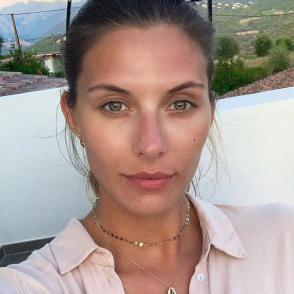 Camille Cerf, au naturel en Corse (Août 2019).