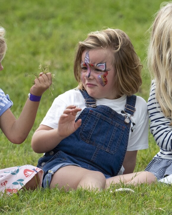 Mia Tindall, le visage maquillé, lors du Festival of British Eventing à Gatcombe Park le 4 août 2019.
