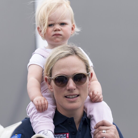 Zara Tindall (Phillips) et sa fille Lena Tindall lors du Festival of British Eventing à Gatcombe Park le 3 août 2019.