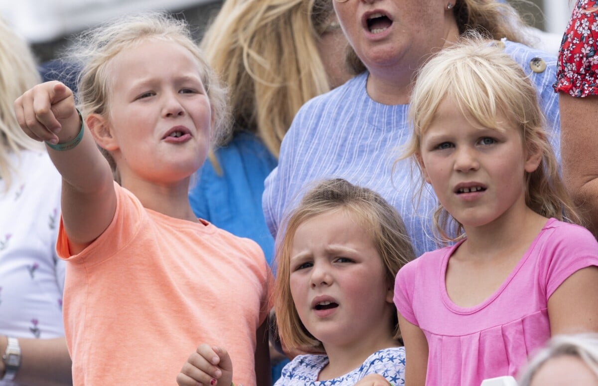Photo Mia Tindall entre ses cousines Savannah Phillips et Isla