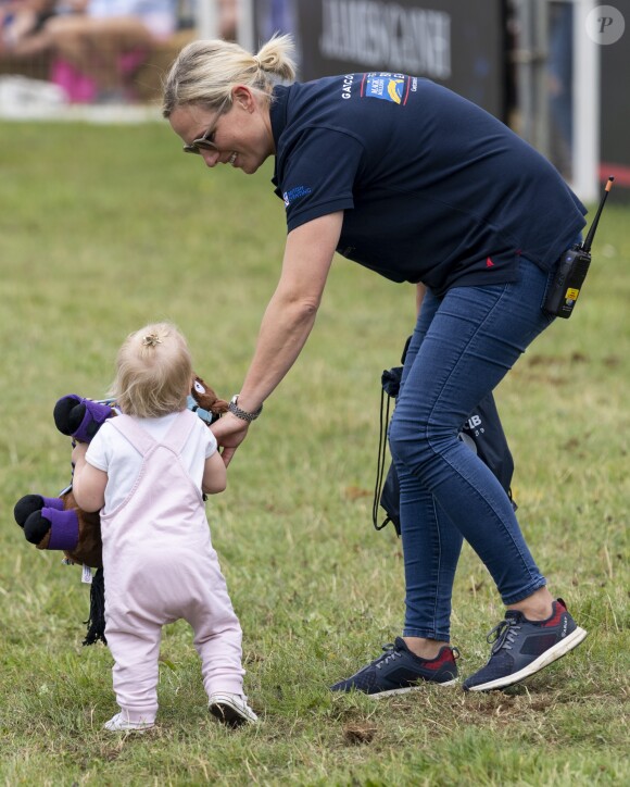 Zara Tindall (Phillips) et sa fille Lena Tindall lors du Festival of British Eventing à Gatcombe Park le 3 août 2019.